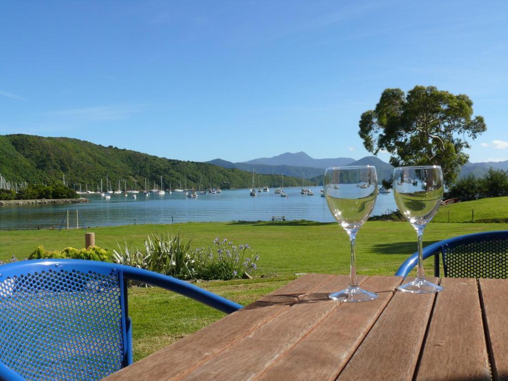 Bay Vista Waterfront Motel - Picton
